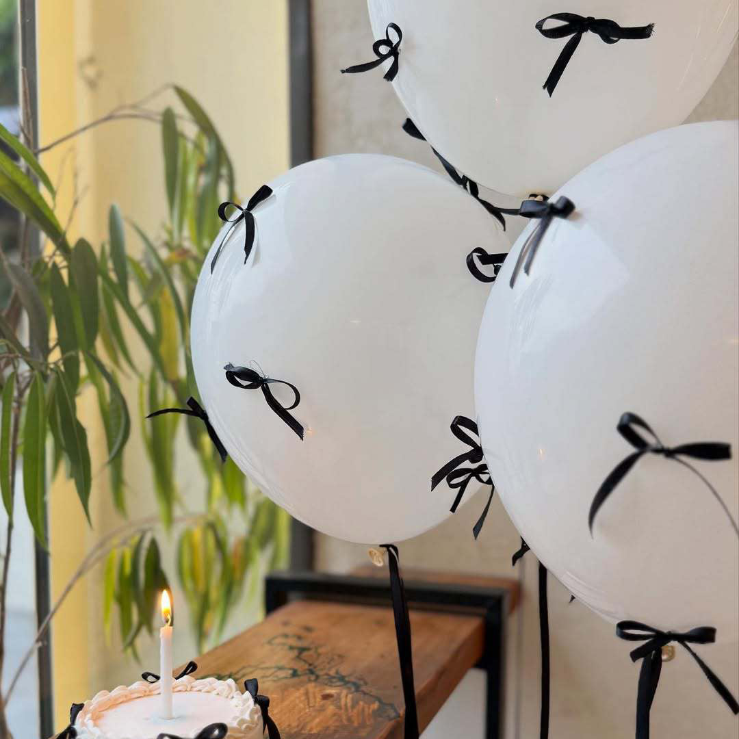 10 Sets Black Bow Latex Balloons 18" White